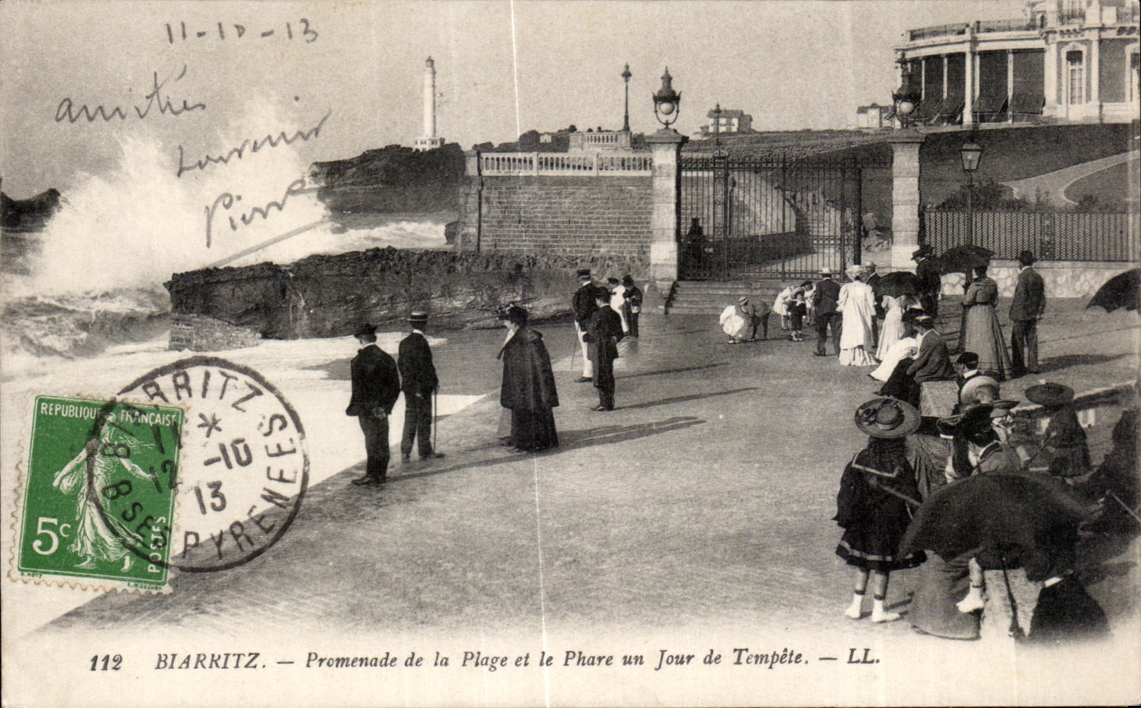 CPA Biarritz Promenade de la Plage et le Phare un Jour de Tempete