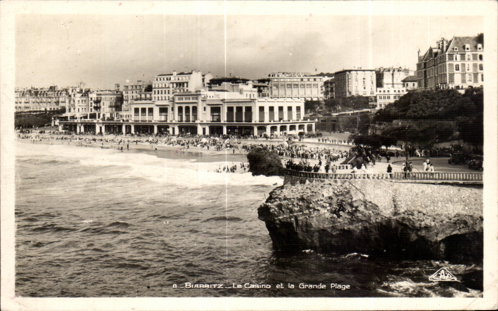CPA Biarritz Le Casino et la Grand Plage