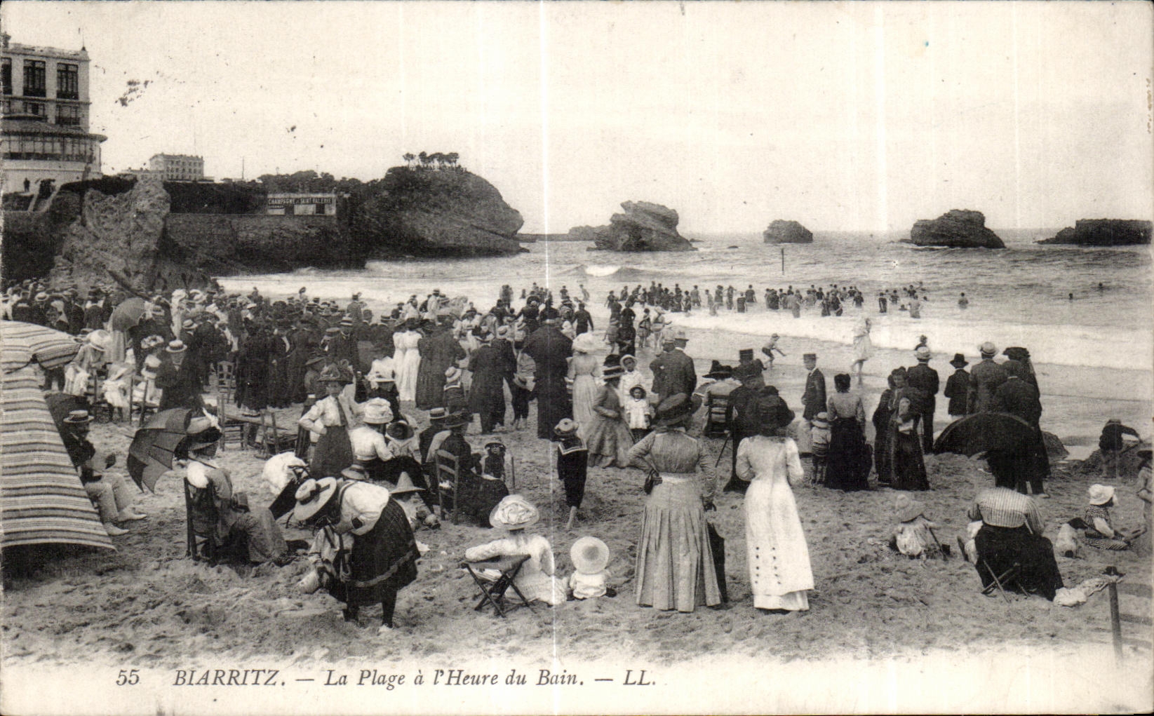 CPA Biarritz La Plage a I Heure du Bain