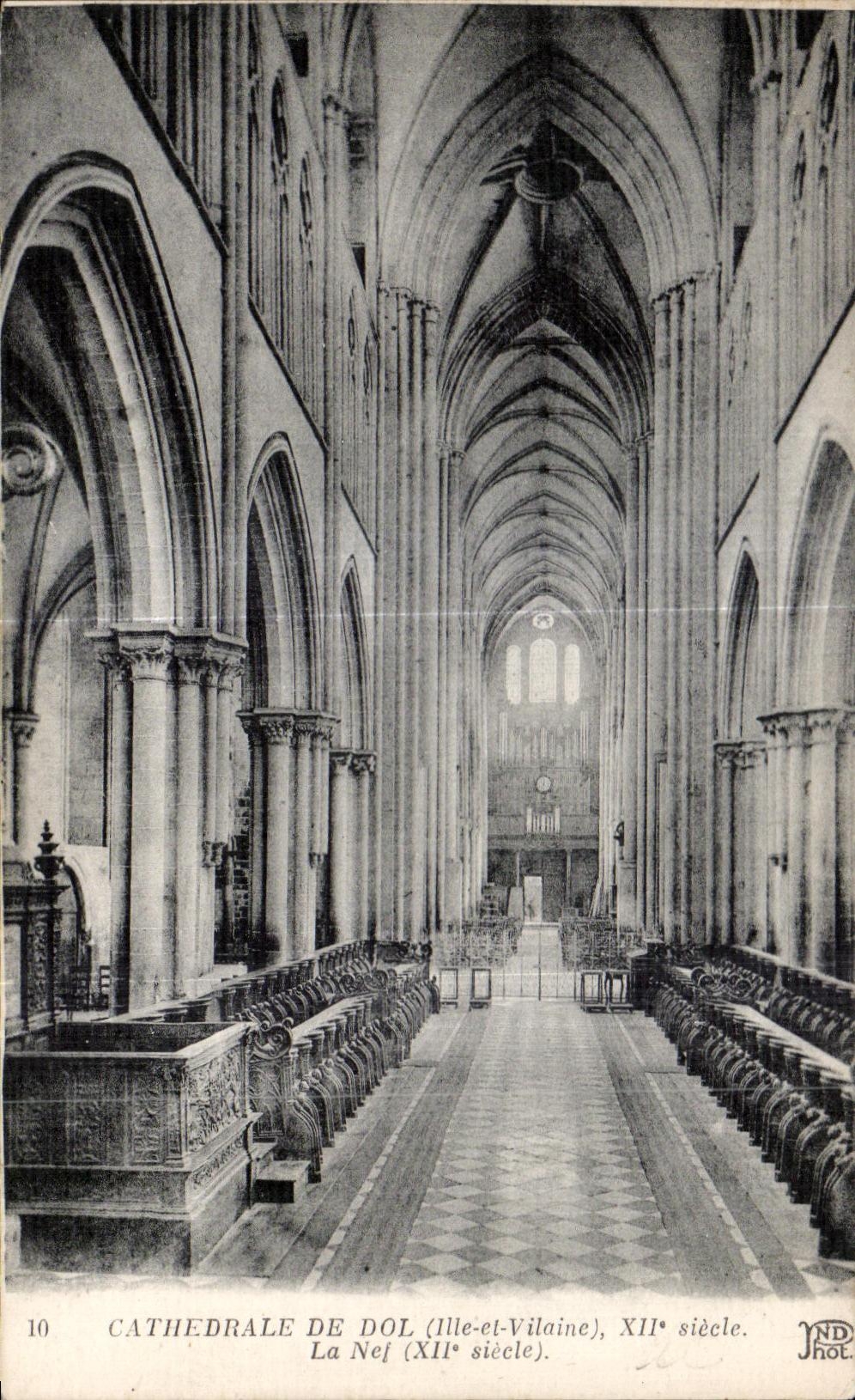 Catedral de CPA del siglo del fraude XII el cubo