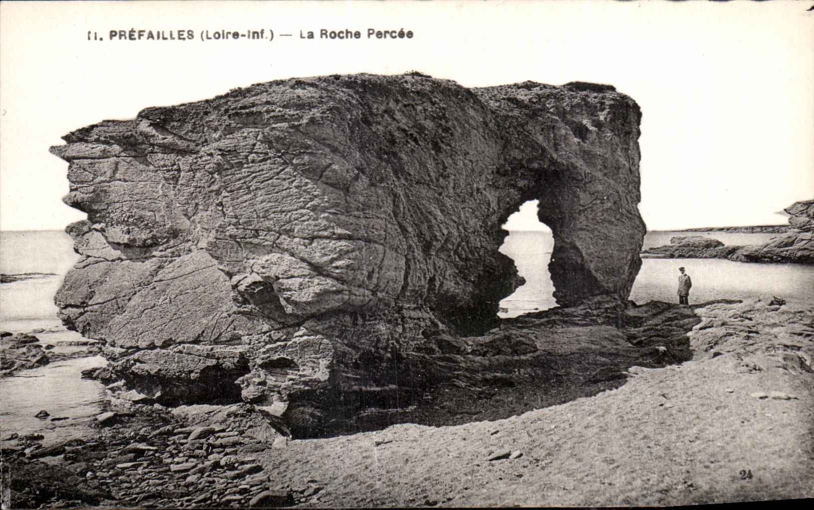 CPA Prefailes (el Loire inf) la roca agujereada