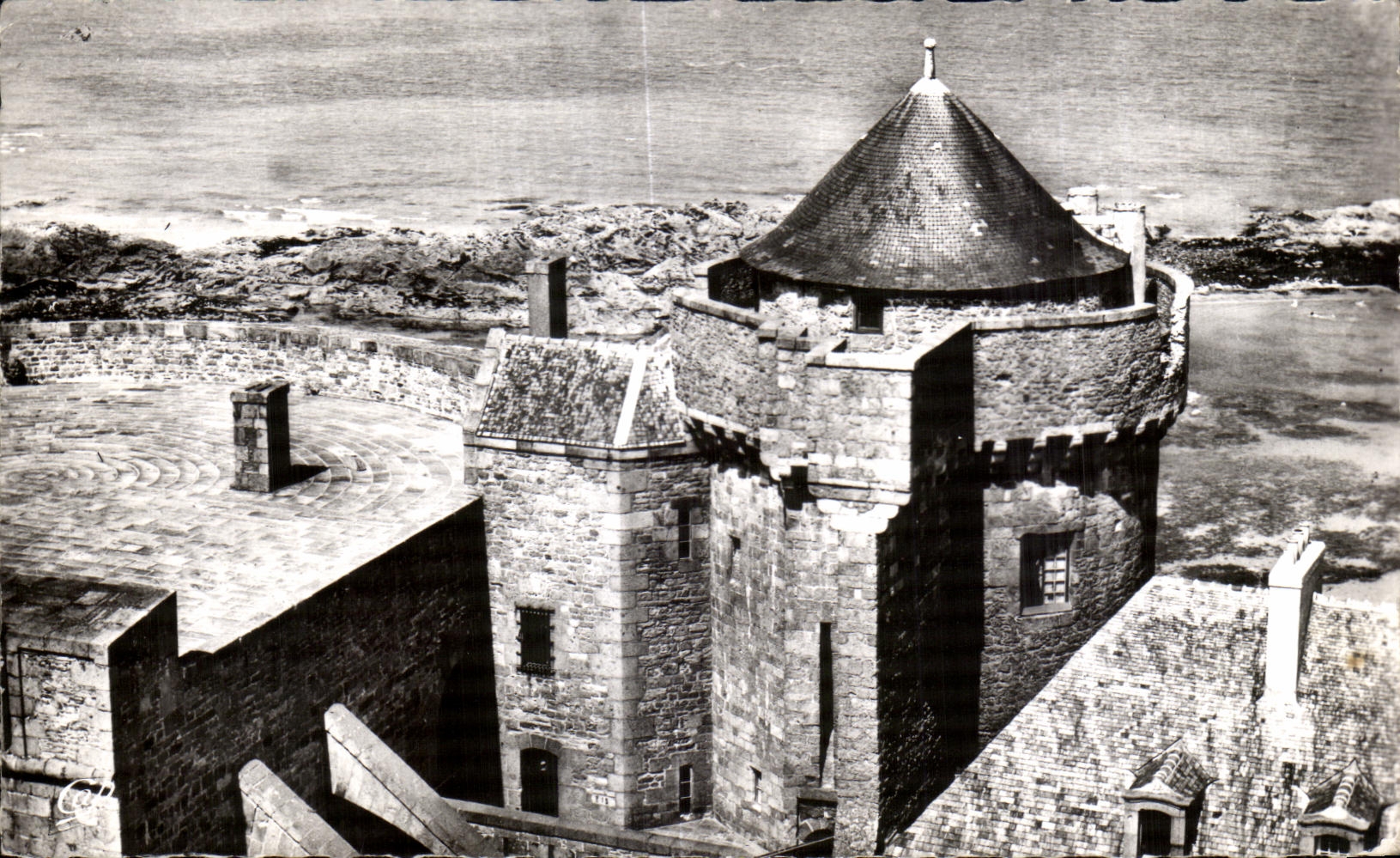 CPA Saint Malo Cite Corsaire Le Petit Donjon