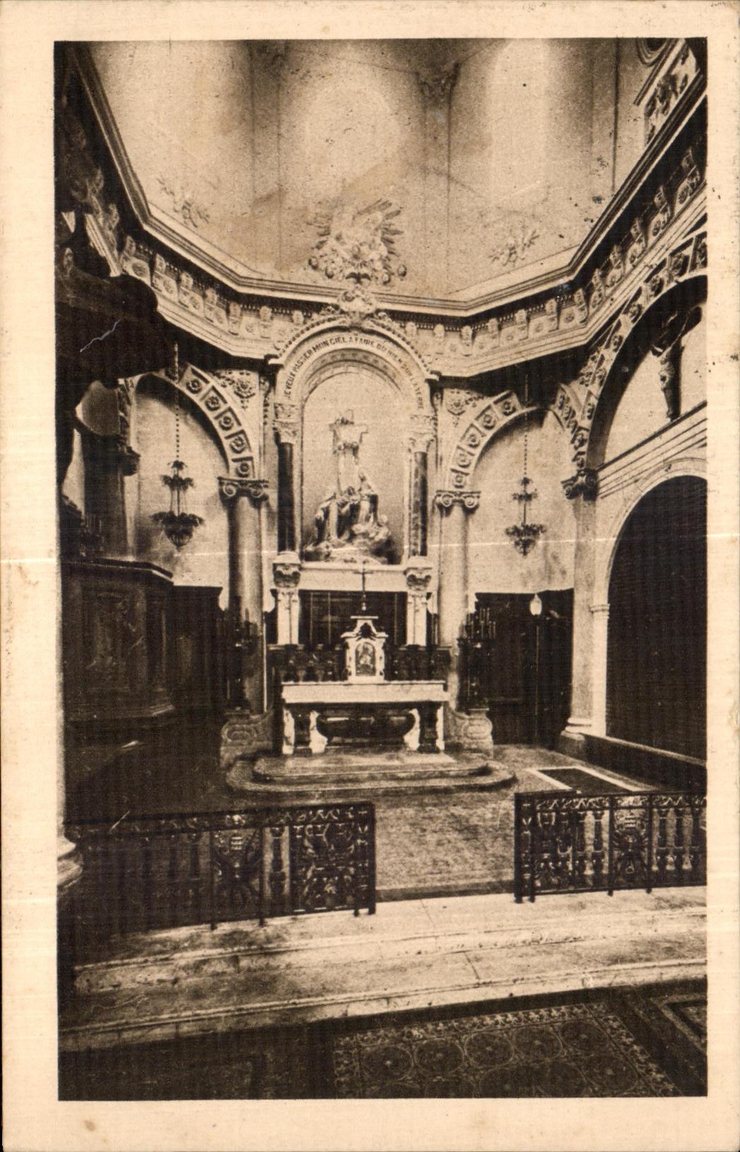 CPA La Cbapelle des Carmelites de Lisueux Le Sanctuaire La Grille du Chaeur des Religieuses