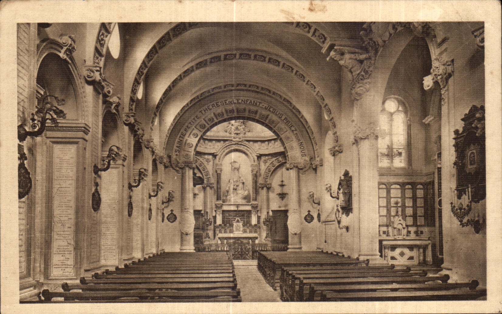 CPA La Chapelle des Carmelites de Lisieux Chapel of the Carmelites of Lisieux