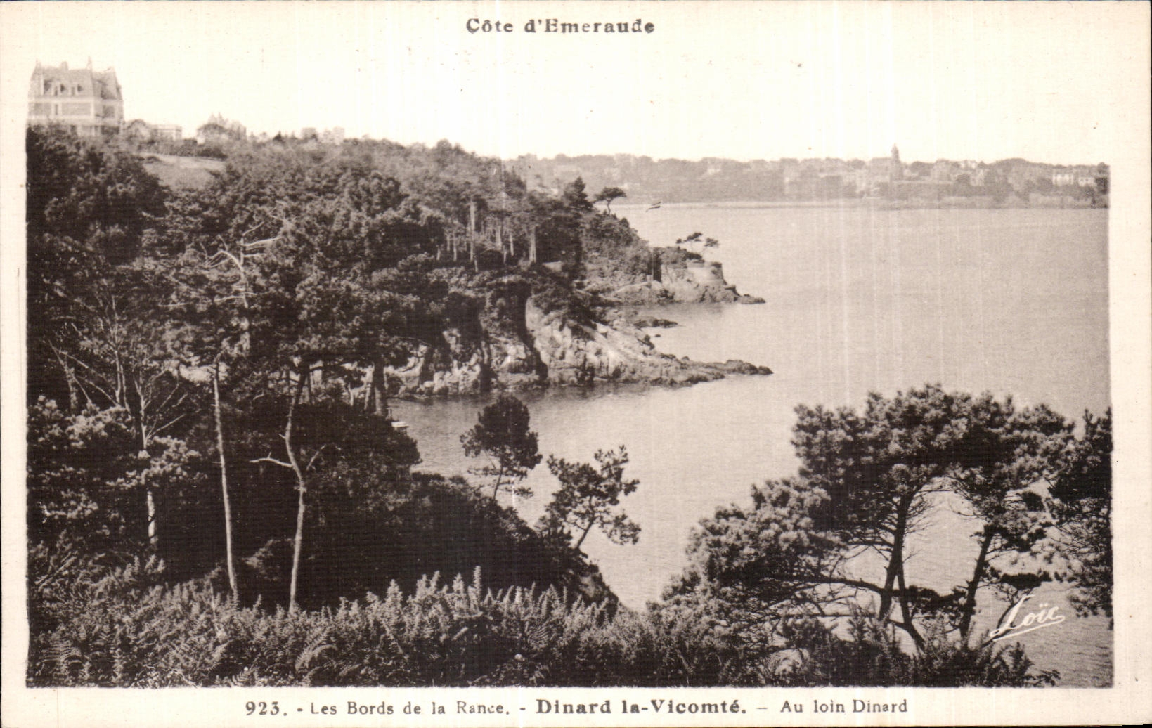 CPA Les Bords de la Rance Dinard la Vicomte Au loin Dinard
