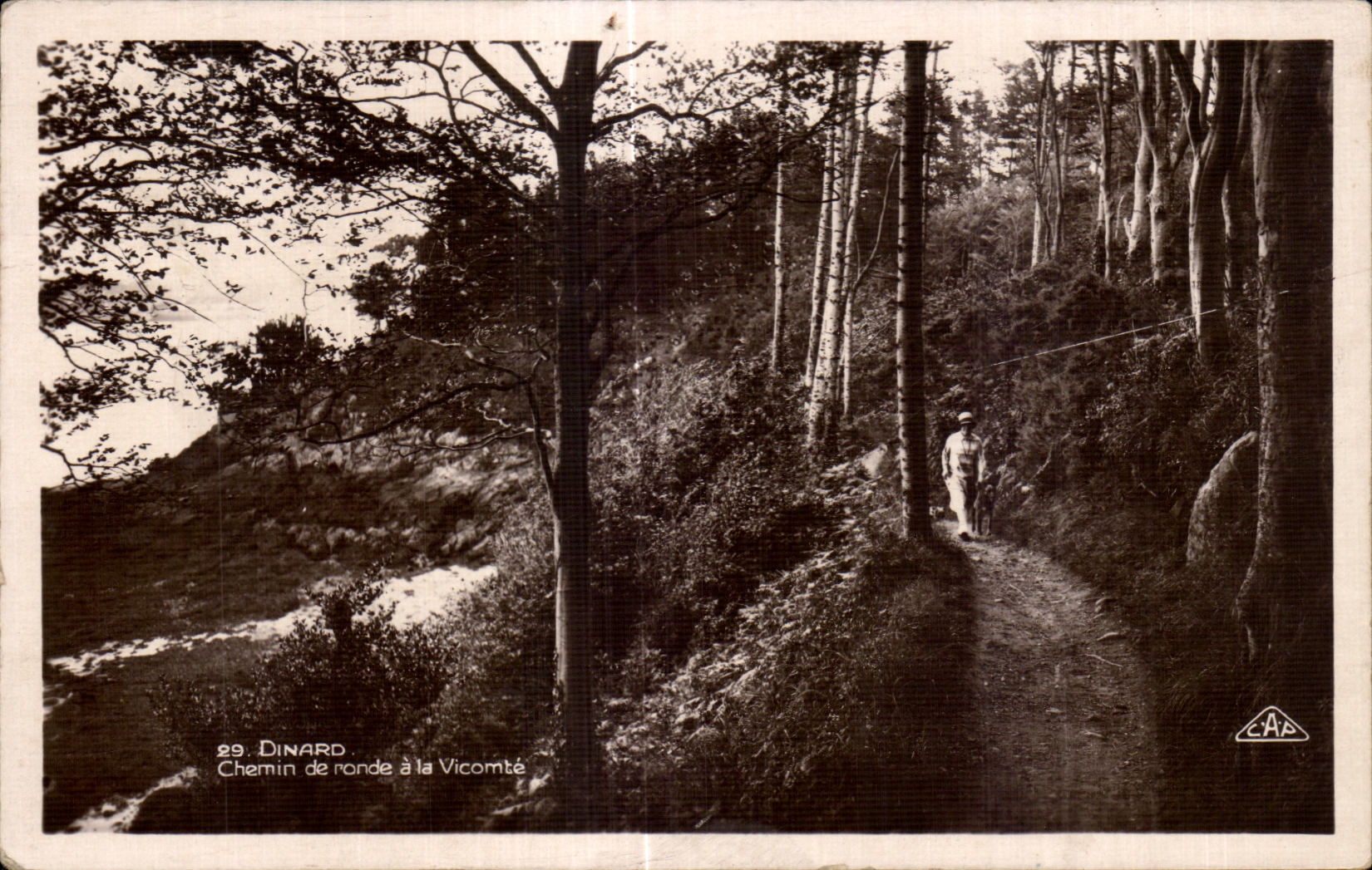 CPA Dinard Chemin de ronde a la Vicomte