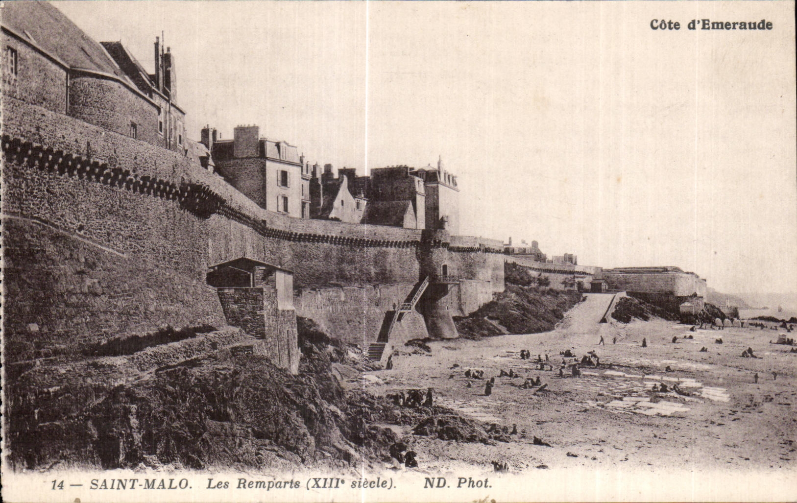 CPA Saint Malo Les Remparts (XIII siecle)
