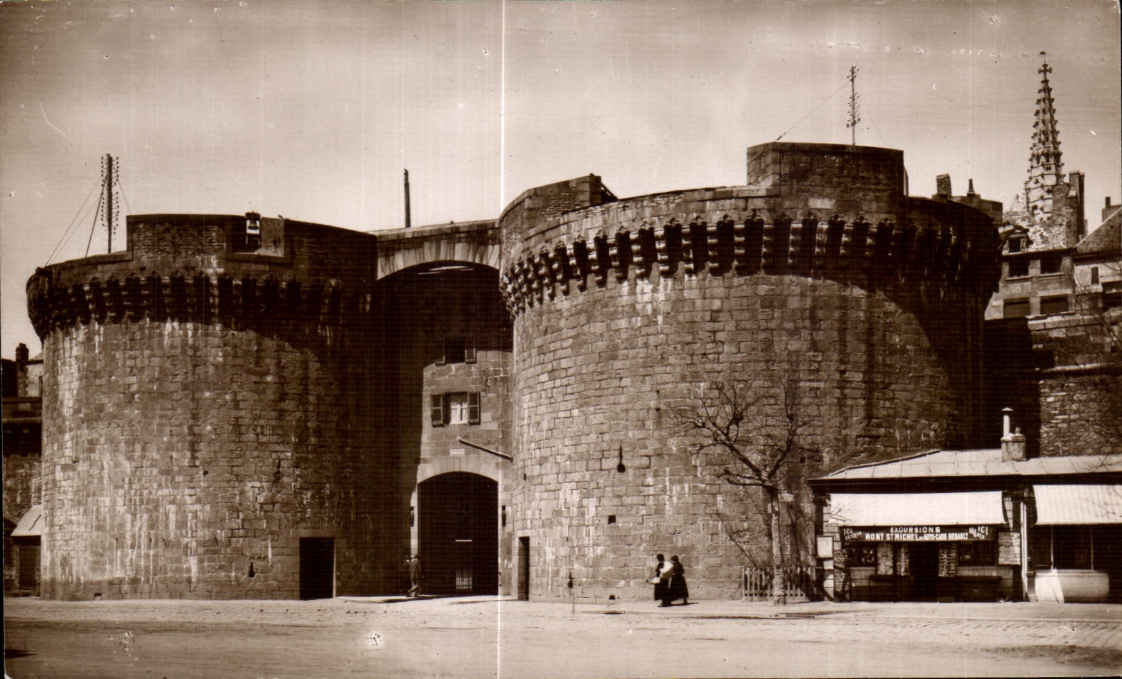 Santo Malo de CPA la puerta grande (XV siglo)