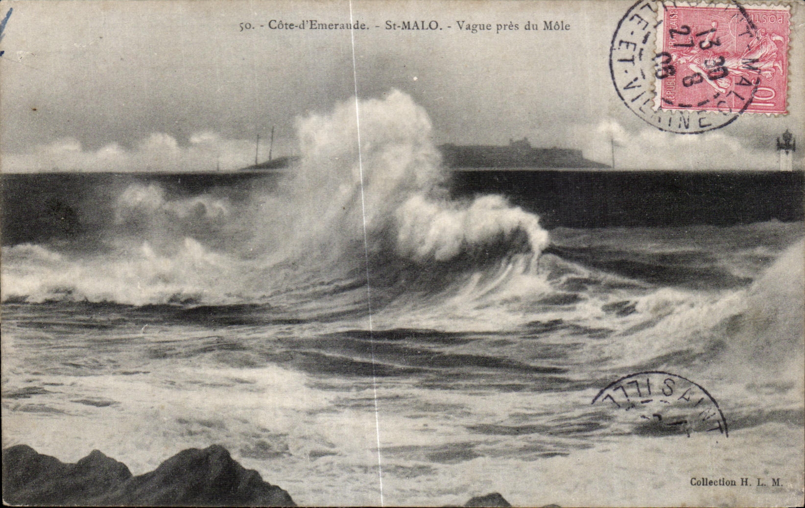 Santo vago Malo de CPA cerca de la mota de polvo