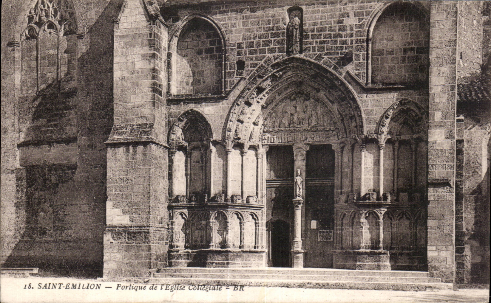 CPA Saint Emilion Portique de l eglise collegiale