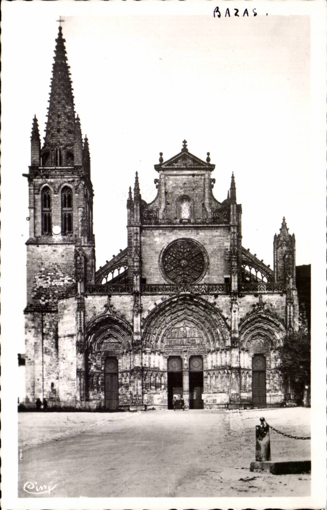 CPSM Bazas the cathedral