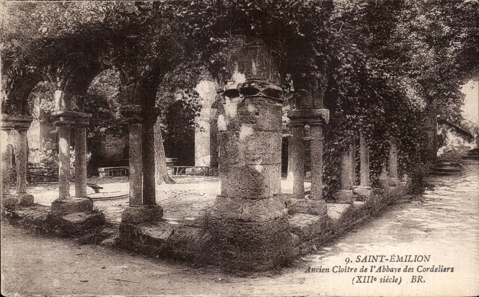CPA Saint Emilion Ancien cloitre de l abbaye des Cordeliers