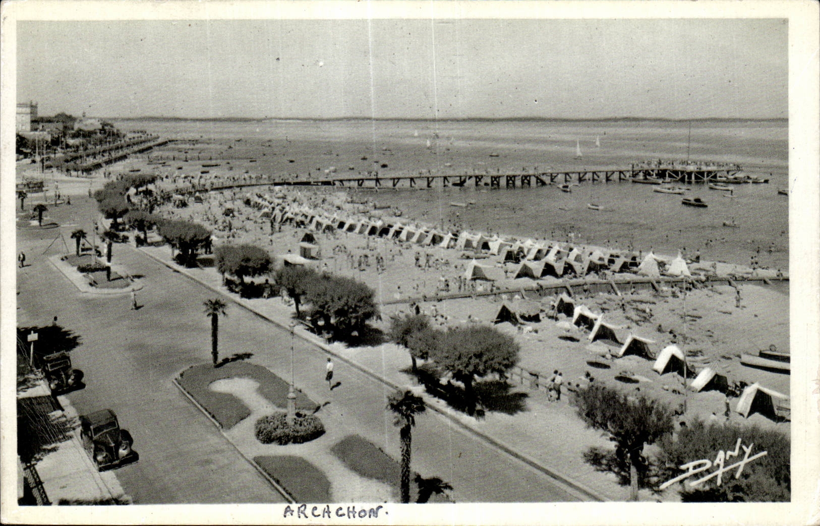CPSM Arcachon Le boulevard promenade La plage et la jetee