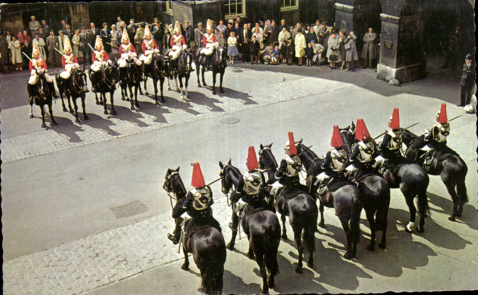 CPSM Great Britain London Changing the guard Horseguards Parades