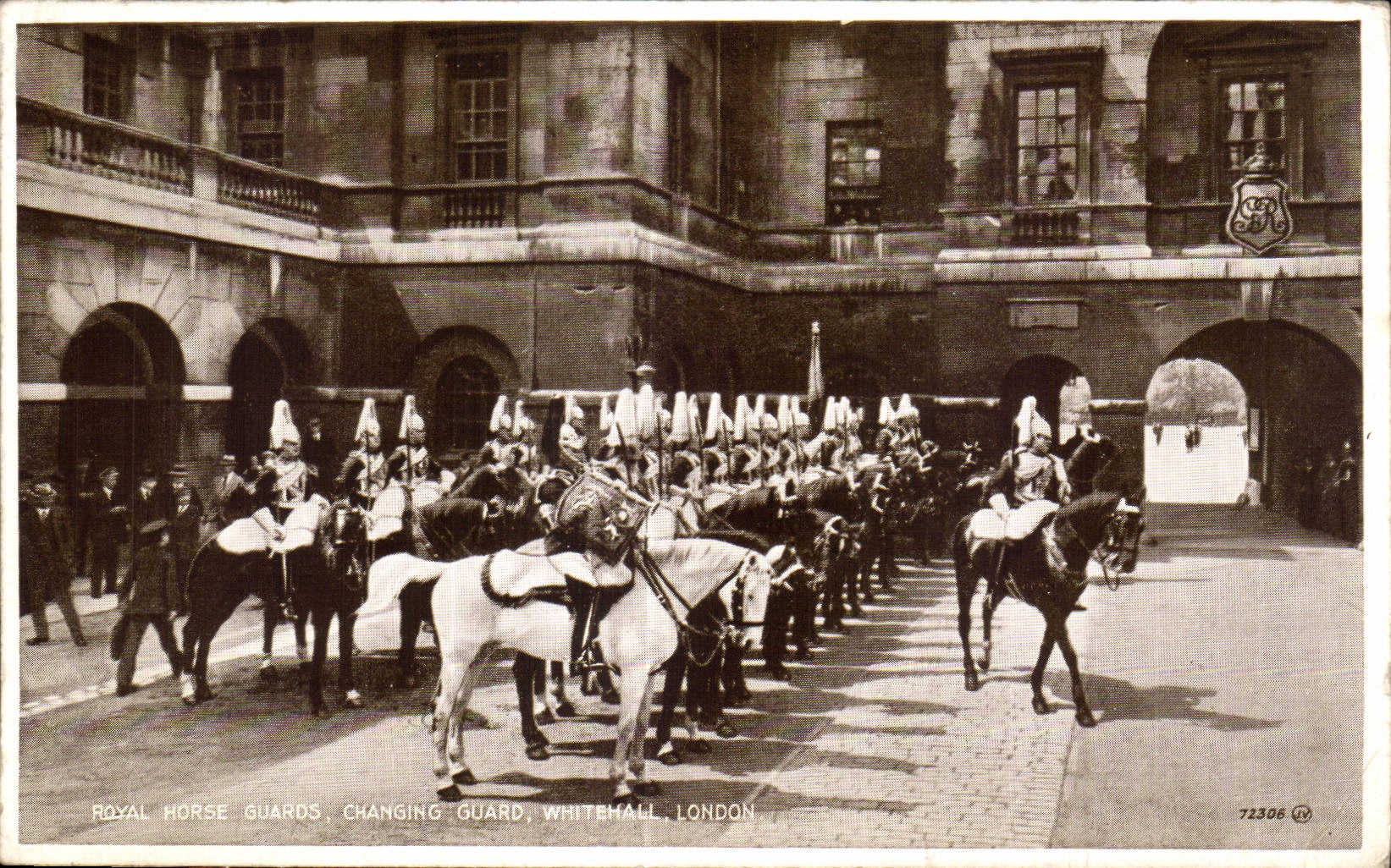 England - England - Royal Horse Guard - Changing Guard - Whitehall London - CPA