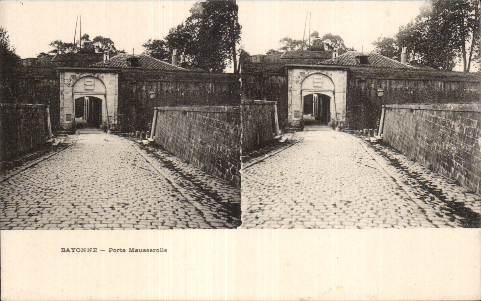 Carte Stereoscopique - Bayonne - Porte de Mauserolle - CPA 