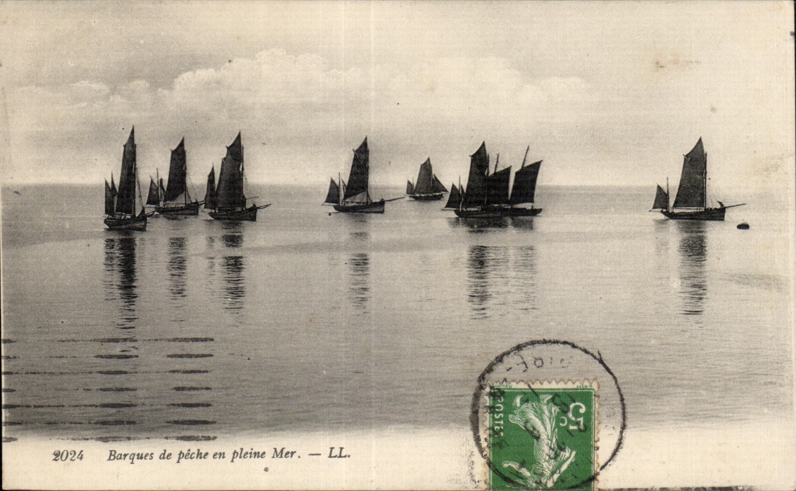 CPA Bateau Barques de peche en Pleine Mer