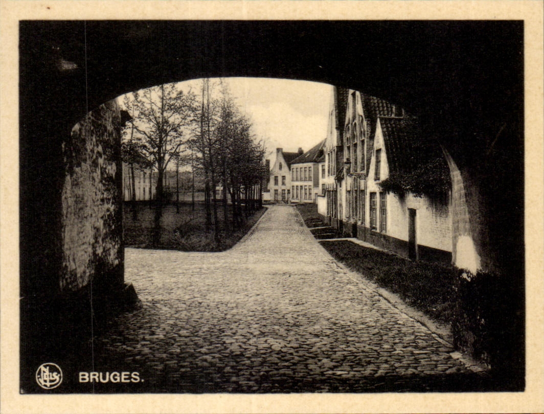 CPA Bruges Court Of Beguinage Koer Van het Gegijnhof