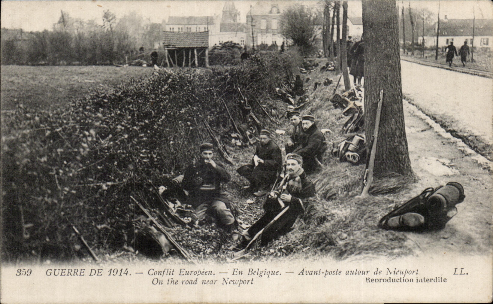 CPA War Of European Conflict In Balgique Before station around Nieuport Militaria