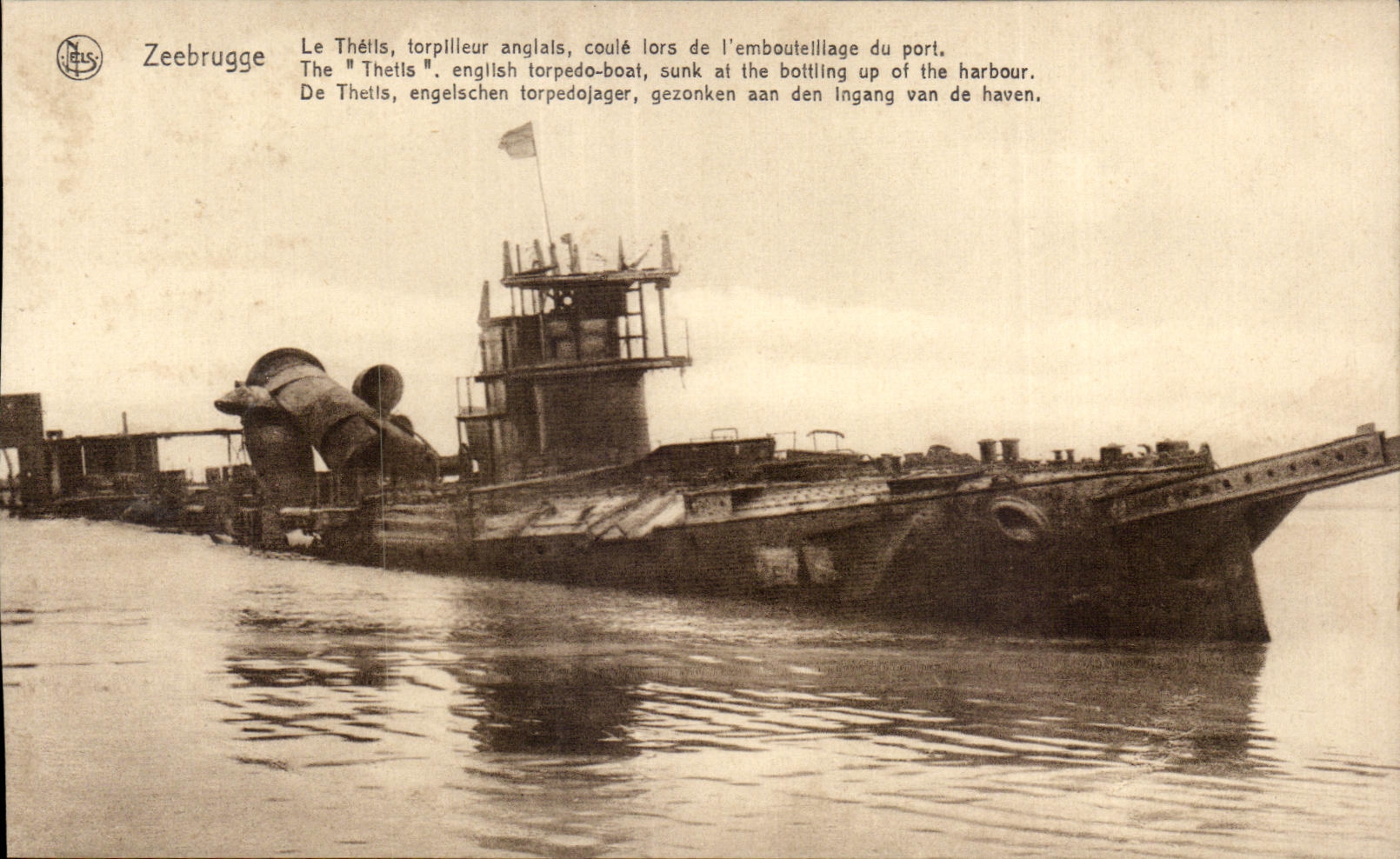 CPA Zeebrugge Thells English torpllor at the time of I congestion of the port