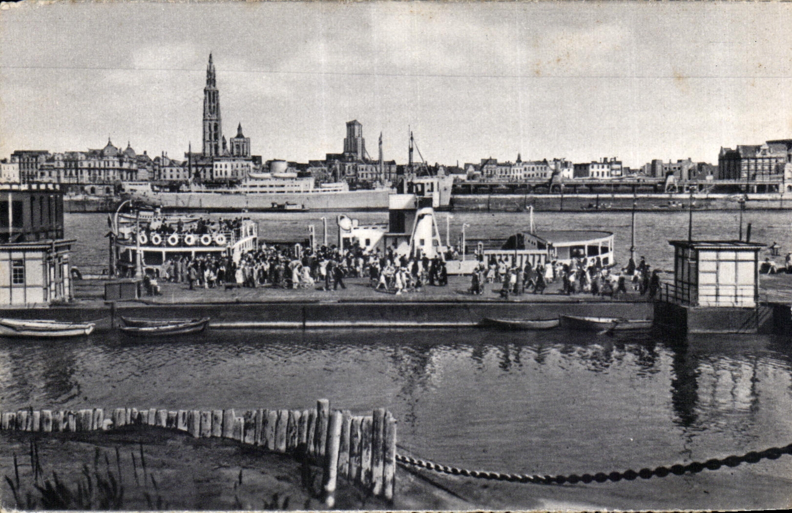 El oever de la mAquina para hacer chorizos de CPA Antwerpen pone el poli del zicht del banco izquierdo de Amberes de las mazorcas con vista