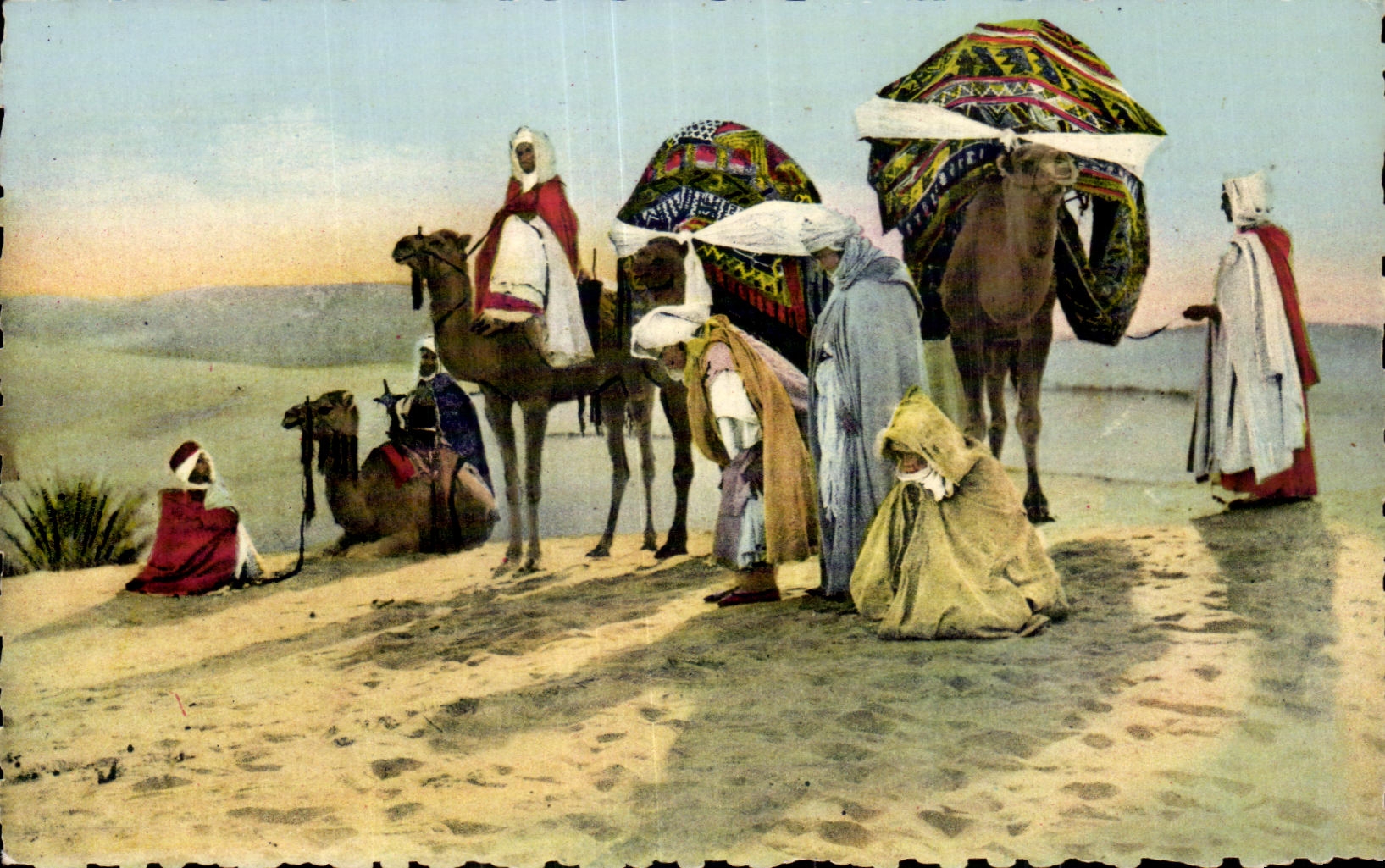 Escenas y tipos Africa del Norte de CPA Argelia el rezo con servicios