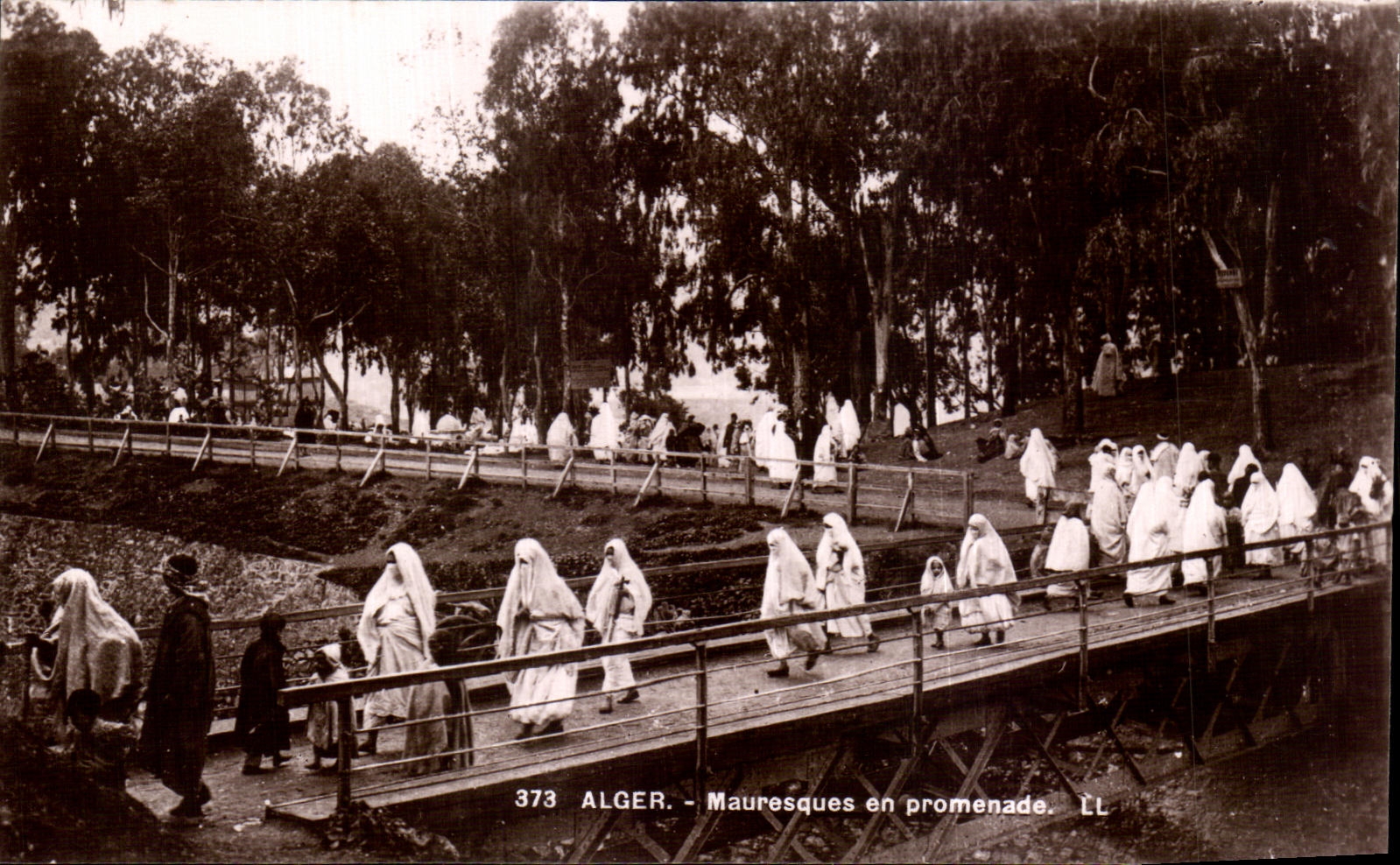 CPA Argel Moorish Argelia en caminata