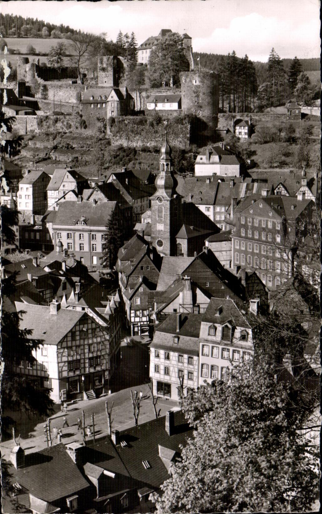 CPA Luttkurort Monschau Eifel Marktplatz mit Blick zur Burg