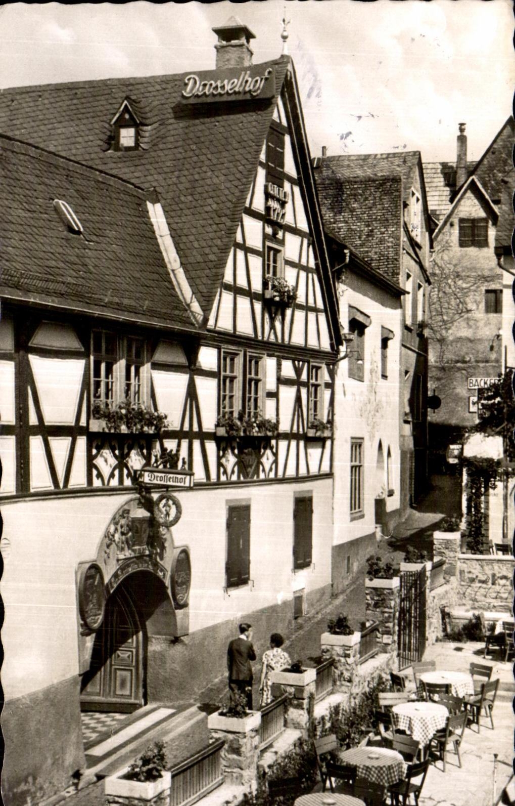 CPA Rudesheim amndt Rhein Drosselgasse Left amndt Drosselhof