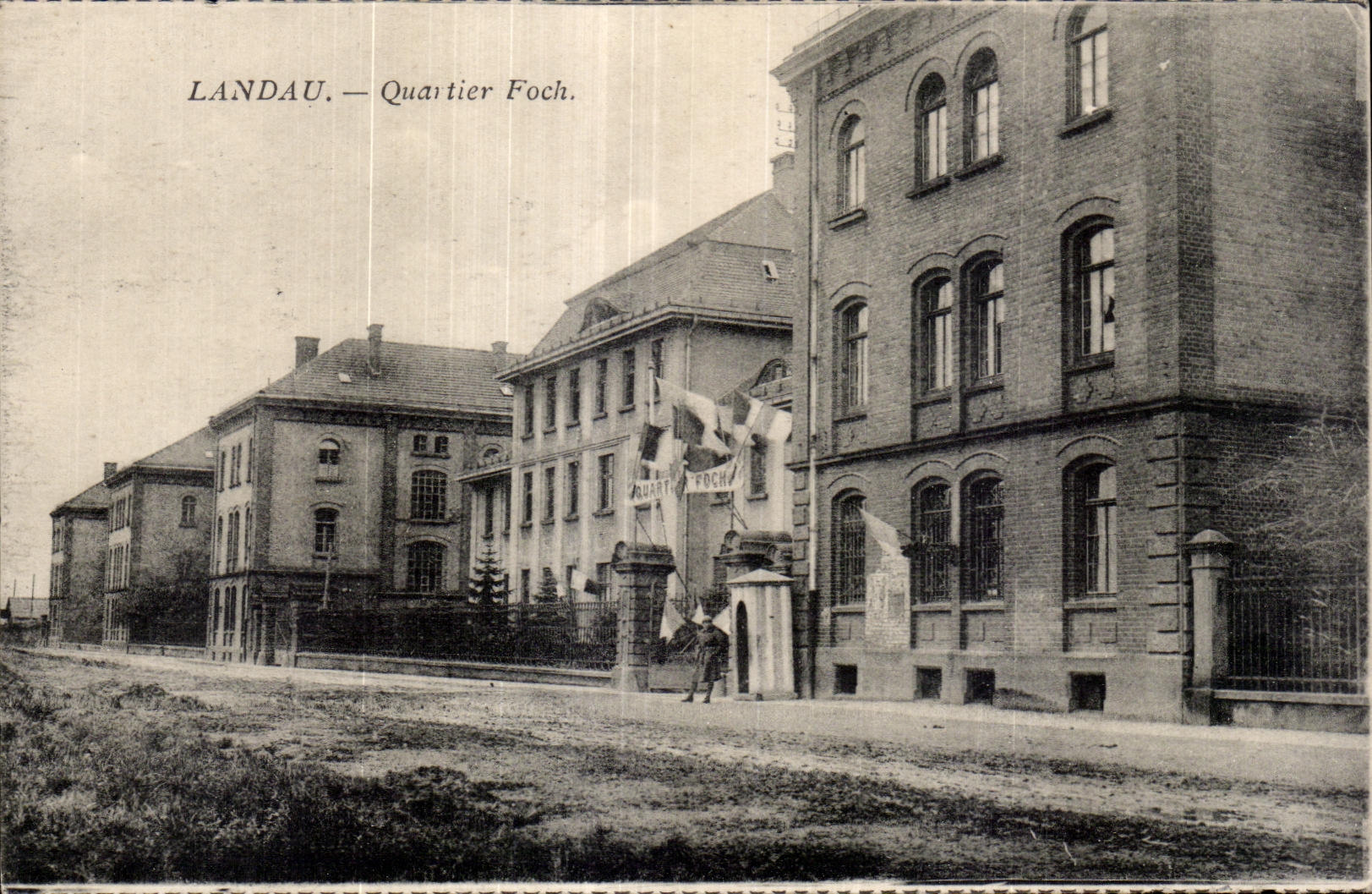 CPA Landau Quartier Foch Militaria 