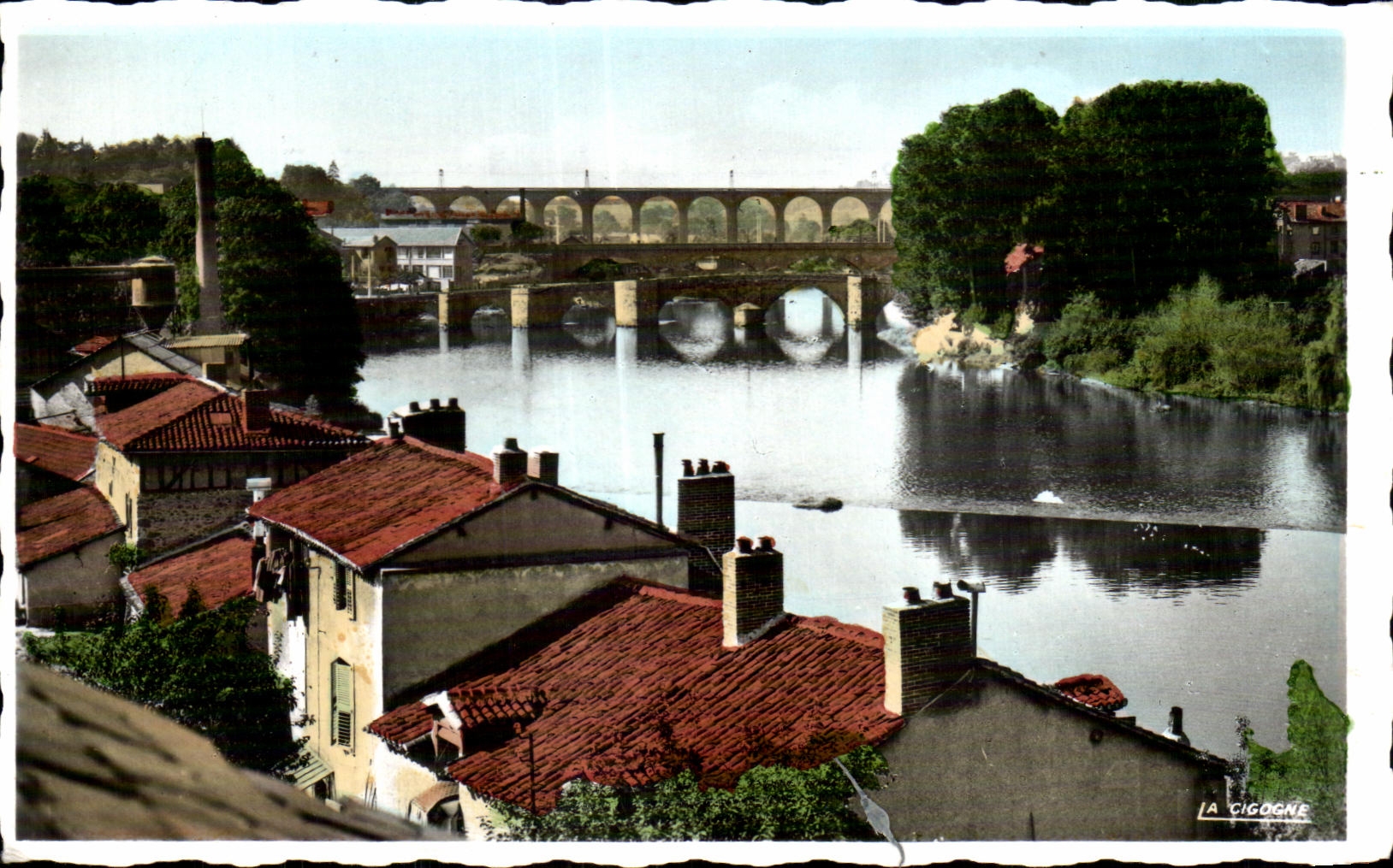 CPA Limoges (Haute Vienne) Vue sur la Vallee de la Vienne Au fand le viodus de la ligne Paris Toulouse