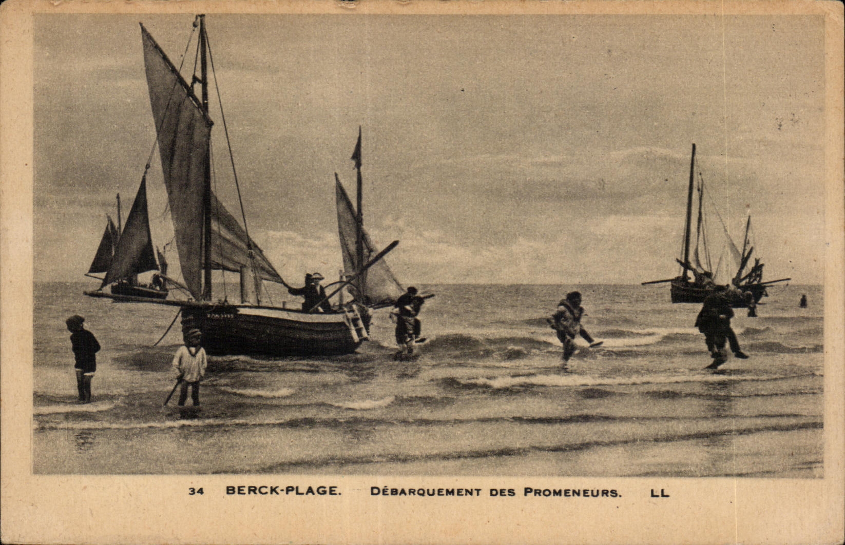 CPA Berck Plage Debarquement Des Promeneurs Bateau