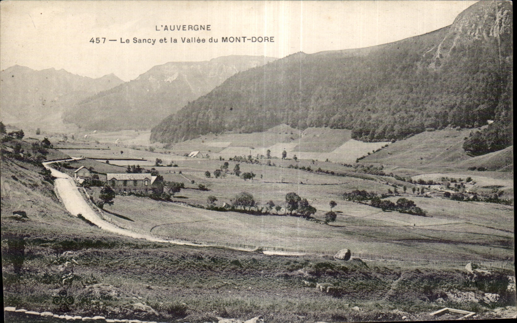 CPa Sancy and the valley of the Mount Gilds