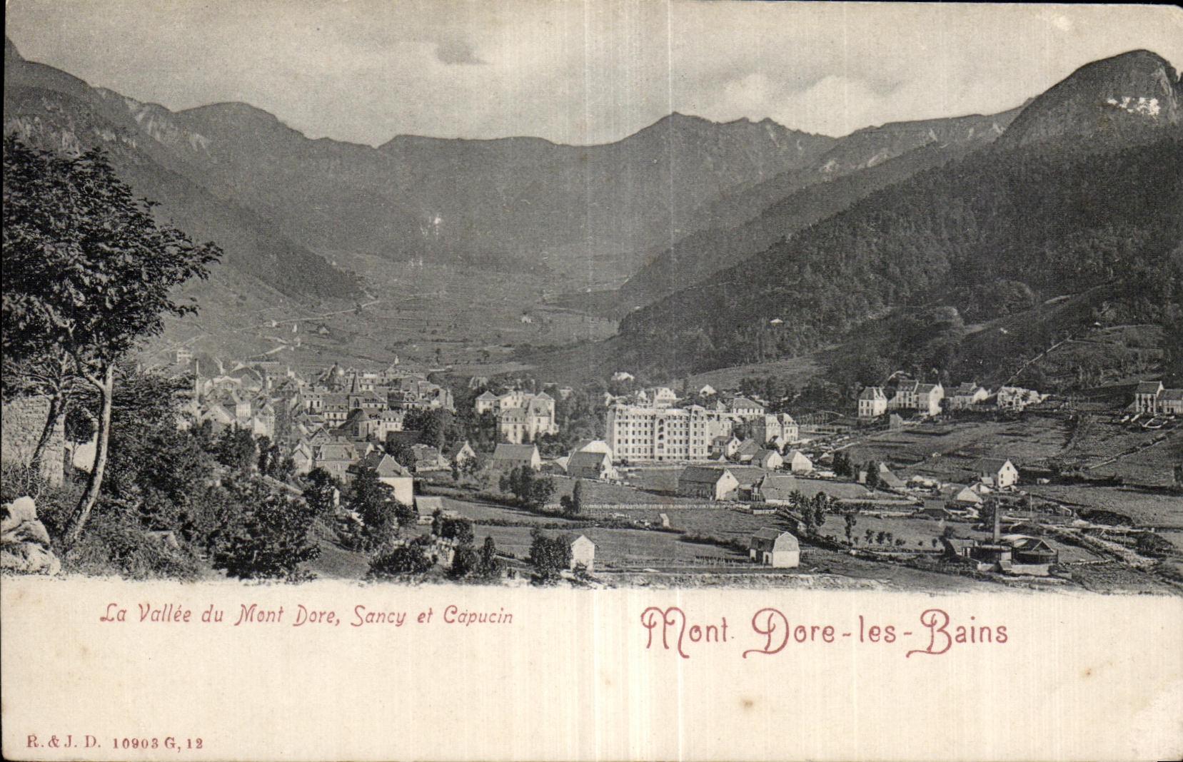 CPA the Mount Gilds the valley of the Mount Gilds Sancy and the Capuchin
