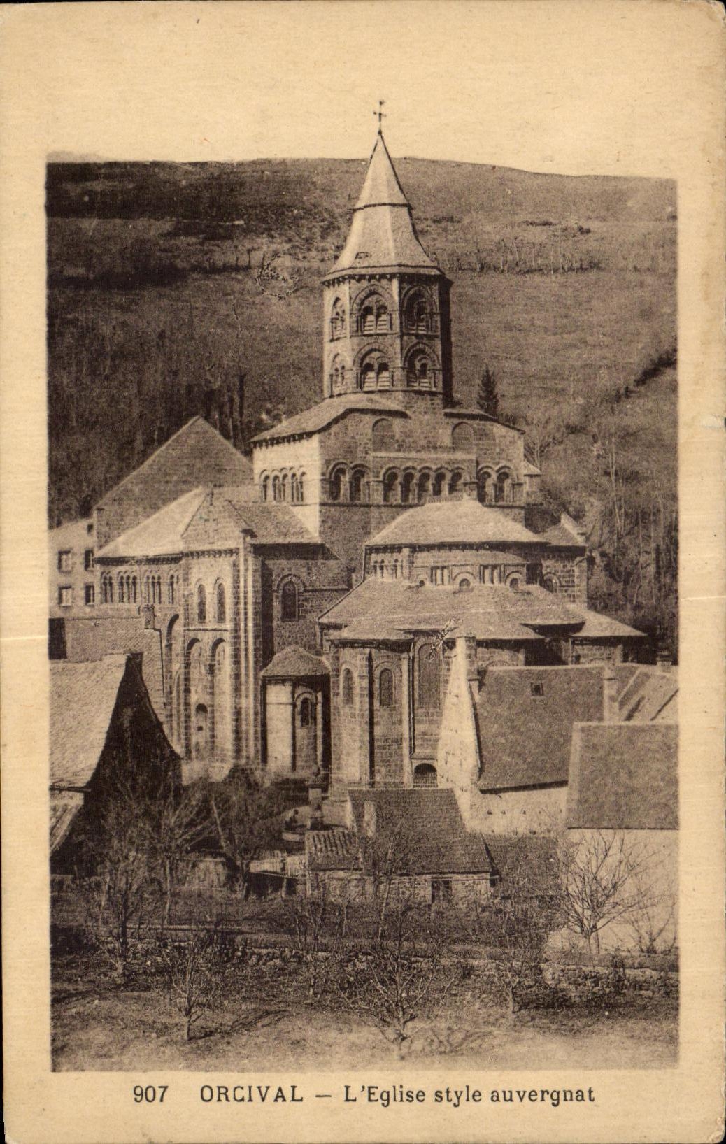 Orcival - Church Style survergnat - CPA