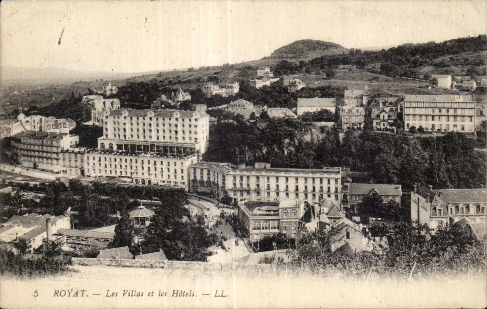 Royat les Bains - Villas and Hotels - CPA