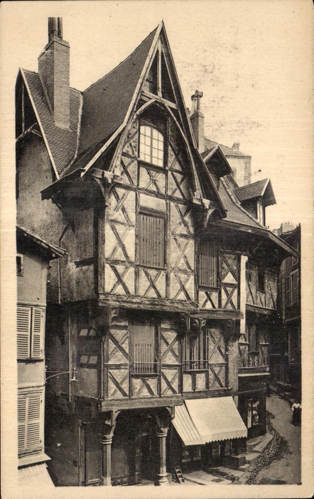 CPA Thiers the Castle of Piroux Built in 1423 for Guillaume Bouithec Lord of Chariol