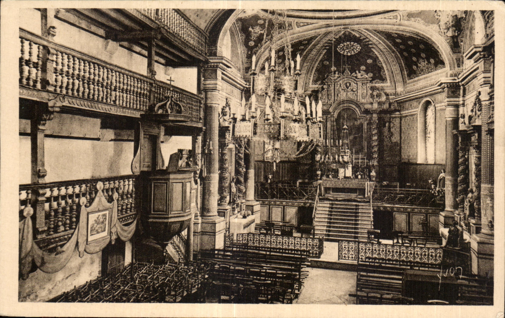 CPA the Basque Country Cambo les Bains (the Low Pyrenees) Interior of I Church
