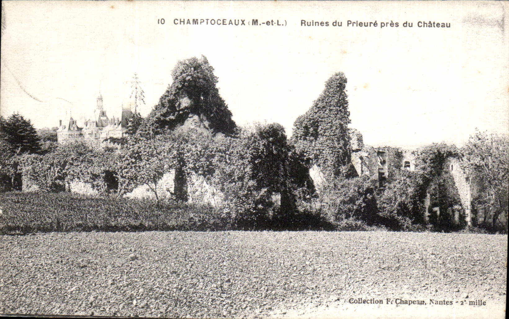 CPA Champtoceaux (M et L) Ruines du Prieure pres du Chateau Collection F Chapeau Nantes 2 mille