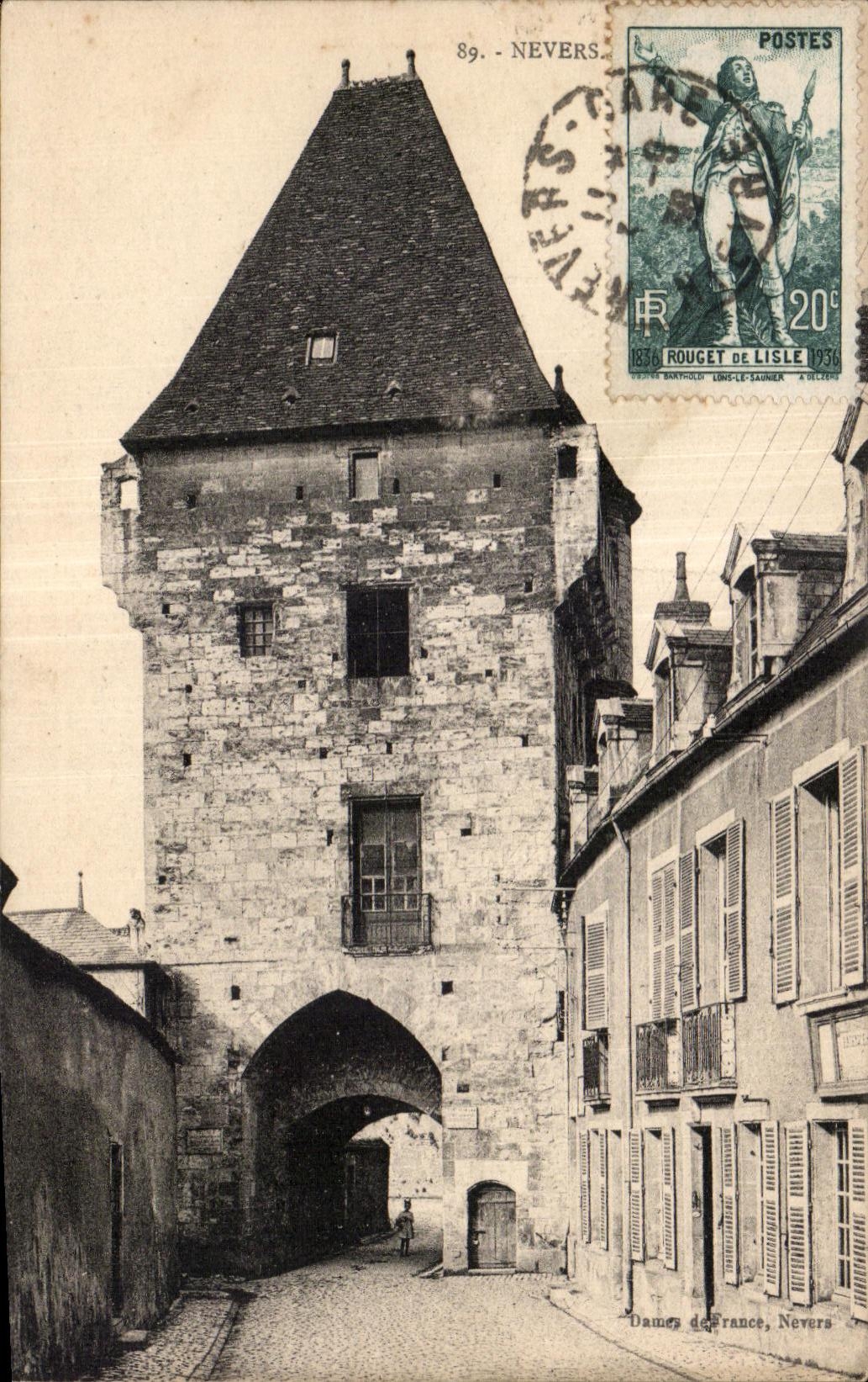 Nevers - la puerta - CPA