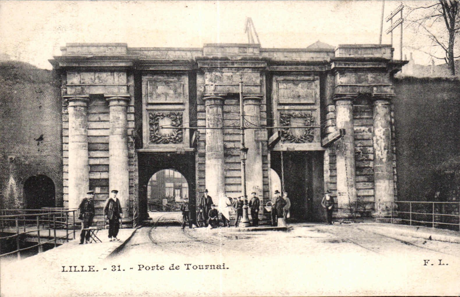 CPA Lille Porte of Turned