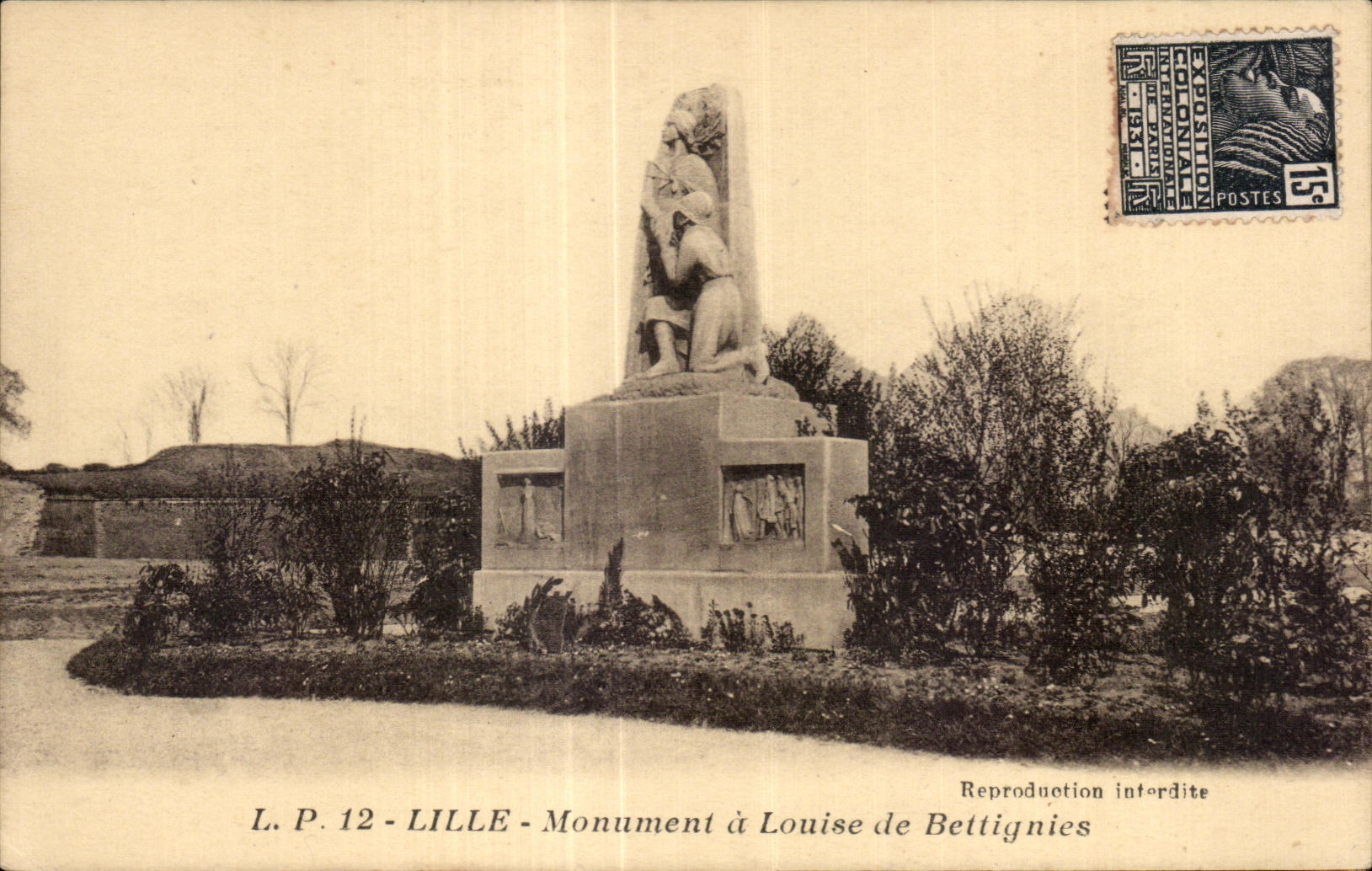 CPA Lille Monument has Louise de Bettignies