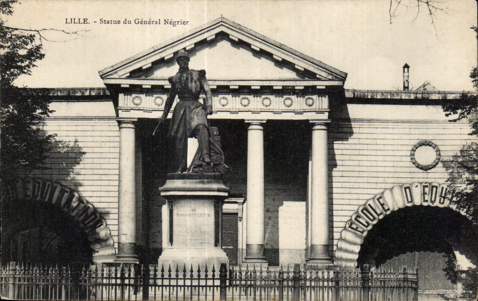 CPA Lille Statue of the General Slave trader