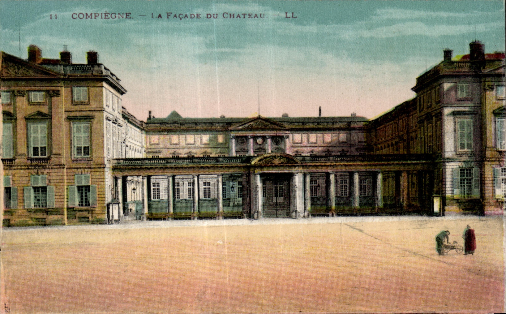 CPA Compiegne el ataque frontal del castillo