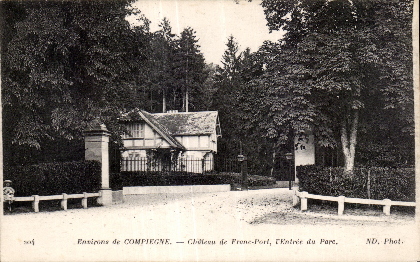 Alrededores de CPA Compiegne del castillo de la entrada portuaria honesta del parque