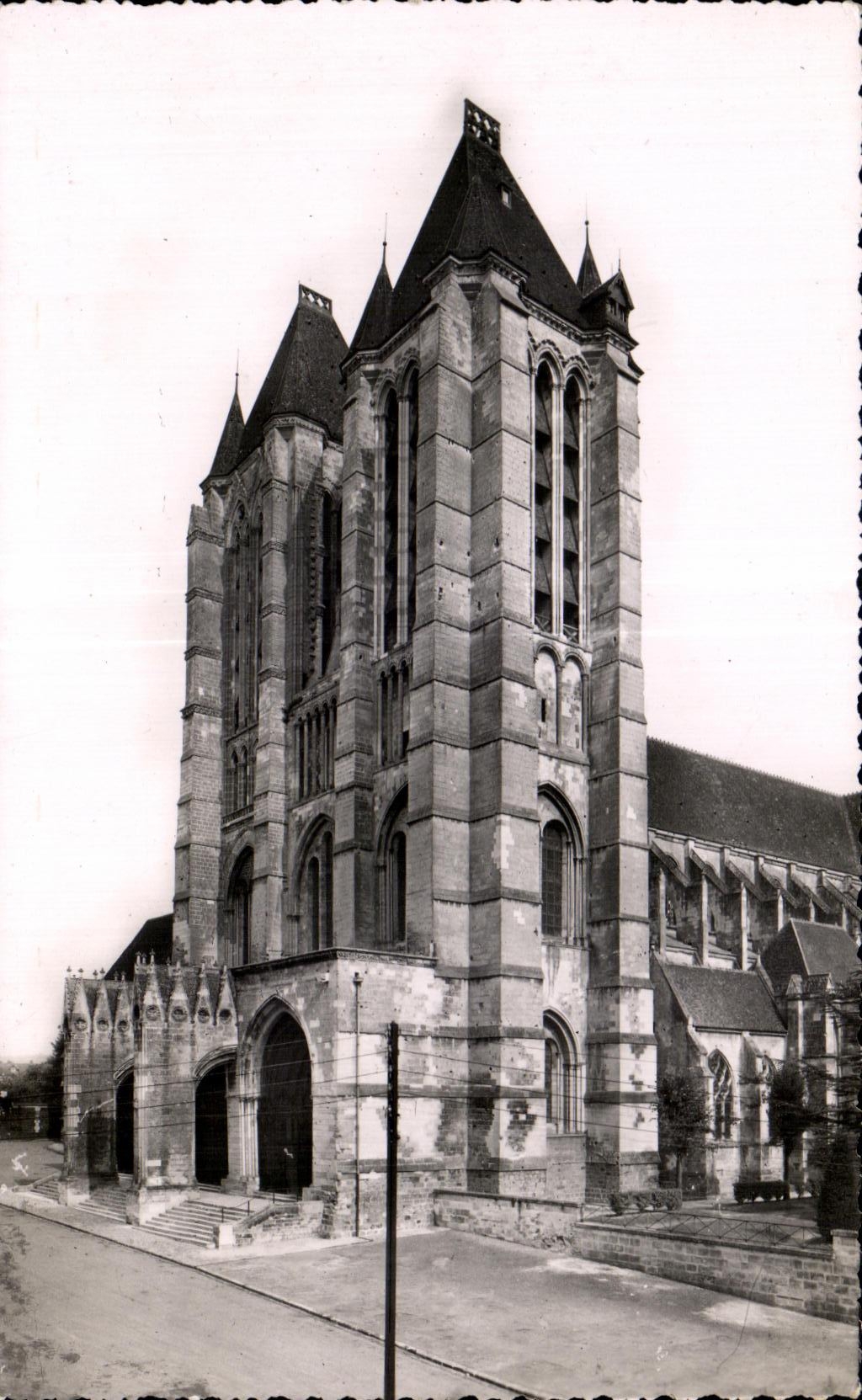 CPA Boundary-line (Oise) the Cathedral