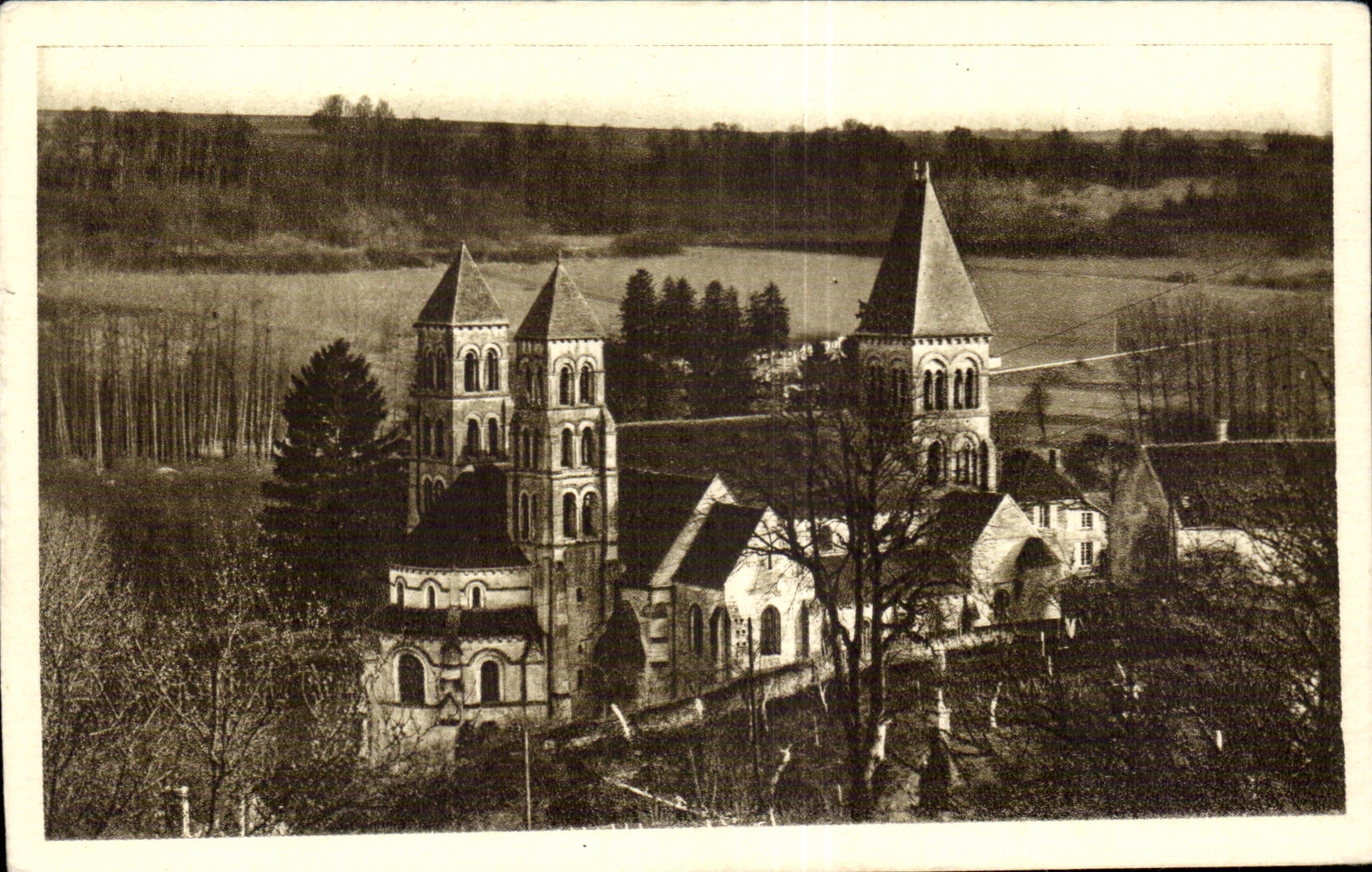 CPA Morienval Notre Dame Church Old church of the Benedictines