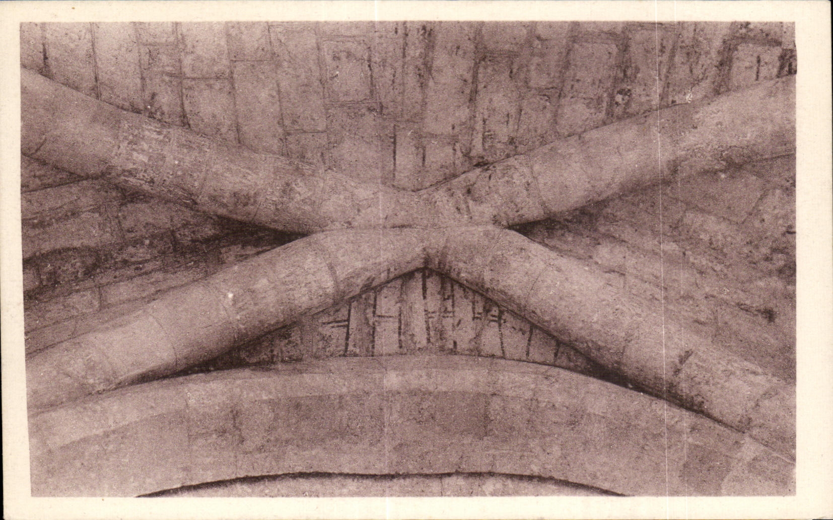 CPA Morienval (Oise) Voule of Deambulatoire first cross warheads Old Abbey church