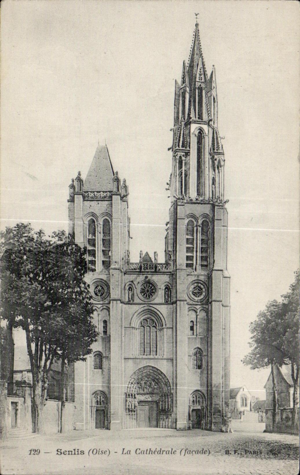 CPA Senlis (Oise) the Cathedral (frontage)