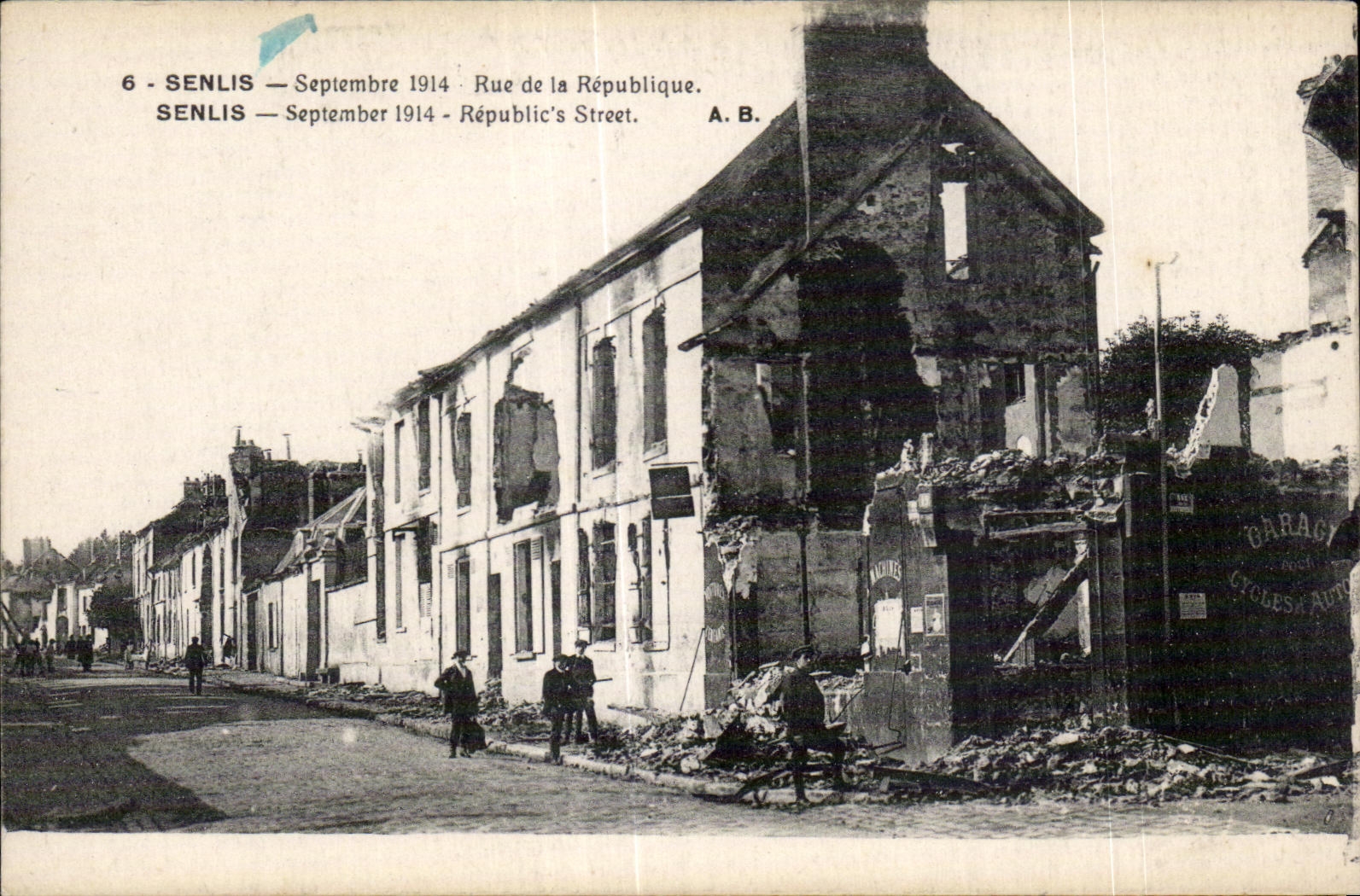CPA Senlis Septenbre Street of the Republic Senlis September Republic S Street